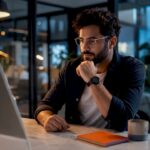 Freelancer przeglądający sugestie harmonogramu AI
