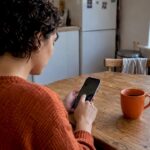 Grundare som registrerar en daglig vana-check-in